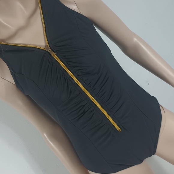 🌸MIRACLESUIT BTHING SUIT - Picture 4 of 9